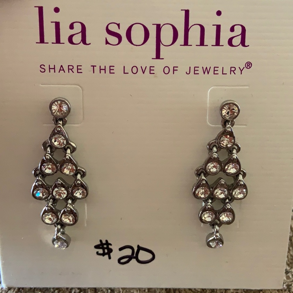 Lia Sophia 1 1/2” drop “Diamond” earring